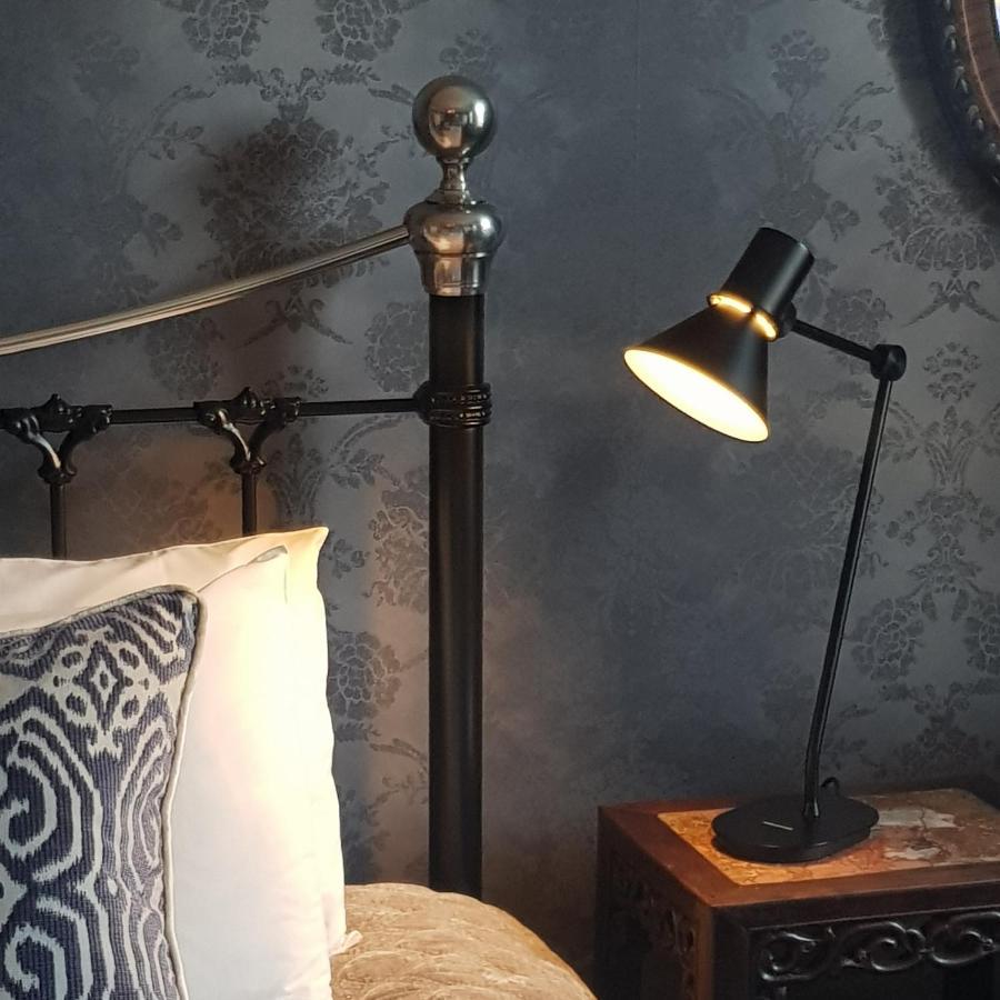 Victoria House Hotel Church Stretton Ngoại thất bức ảnh