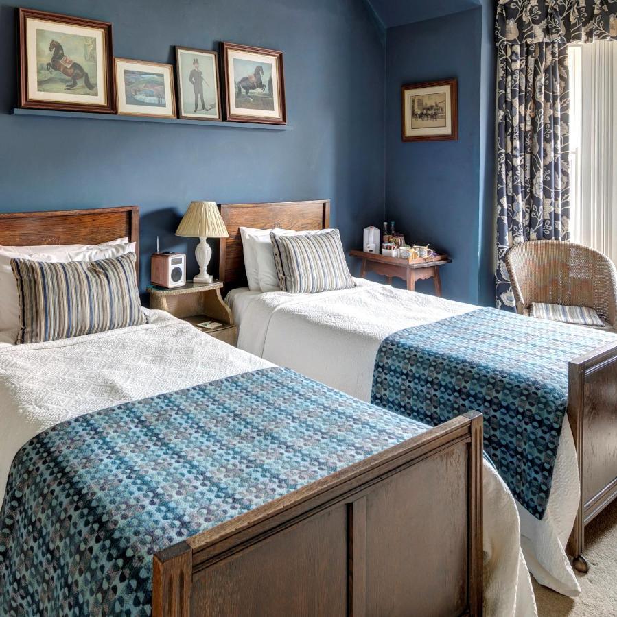 Victoria House Hotel Church Stretton Ngoại thất bức ảnh
