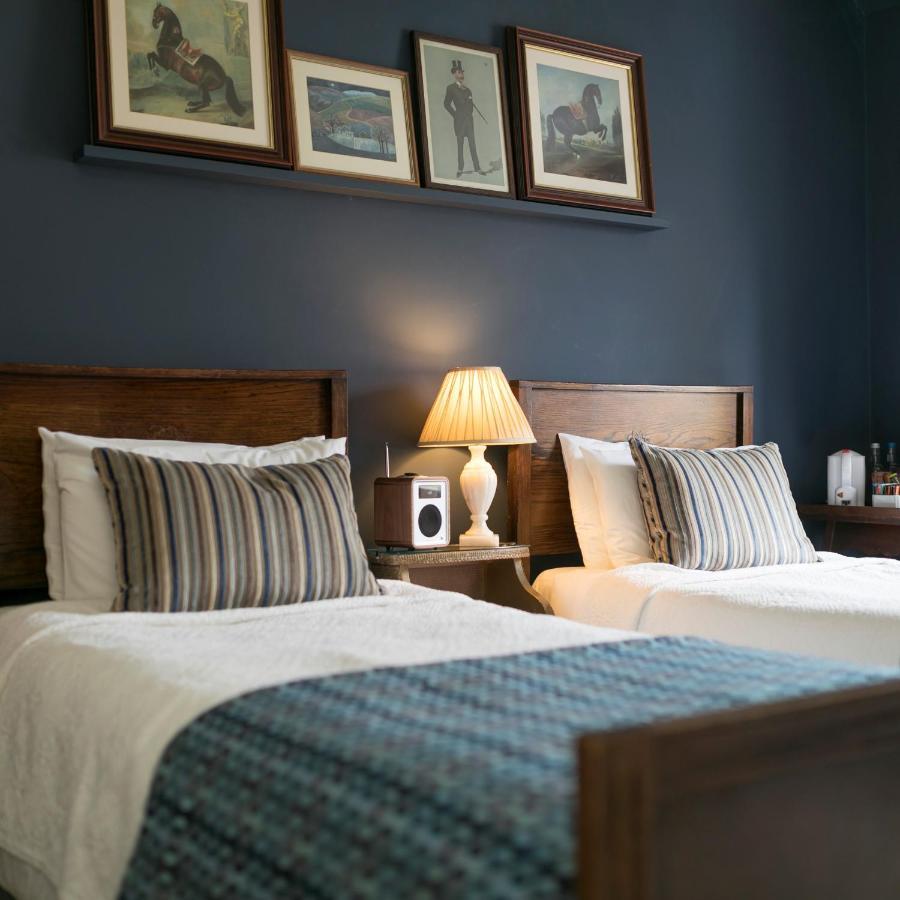 Victoria House Hotel Church Stretton Ngoại thất bức ảnh